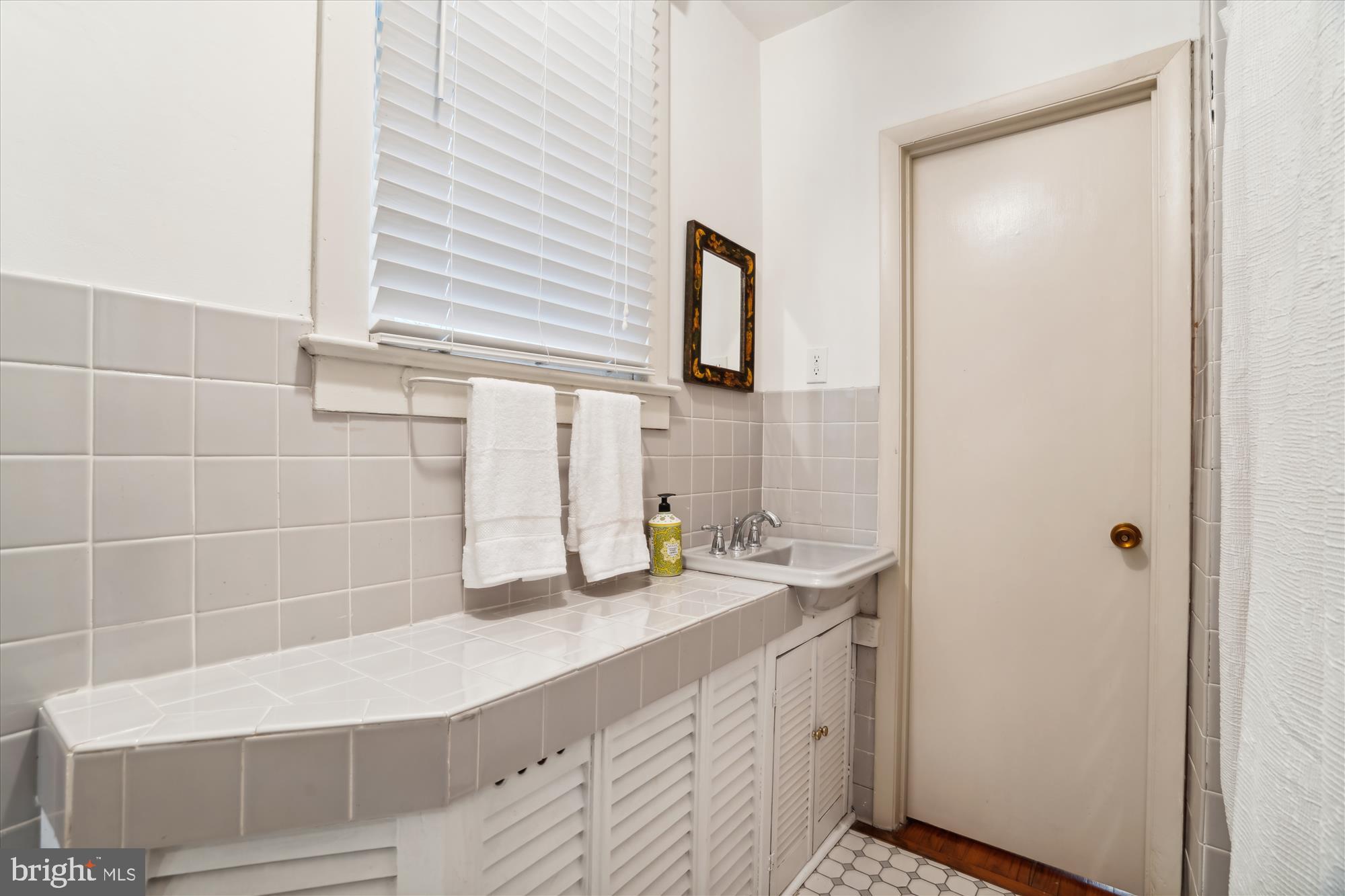 MURRAY HILL - Residential