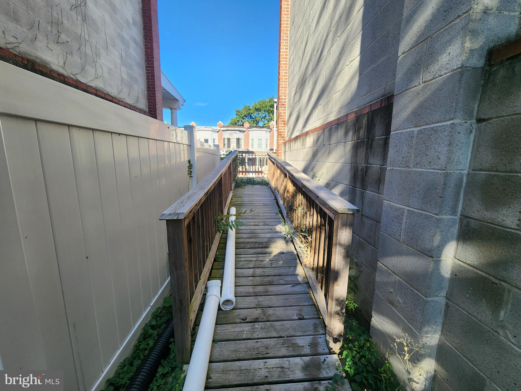 FRANKLINTOWN ROAD - Residential