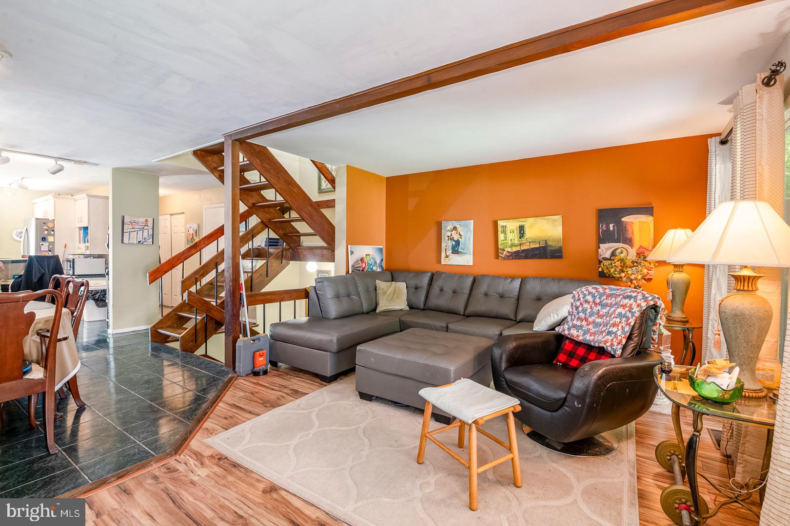 FLYING HILLS - Residential