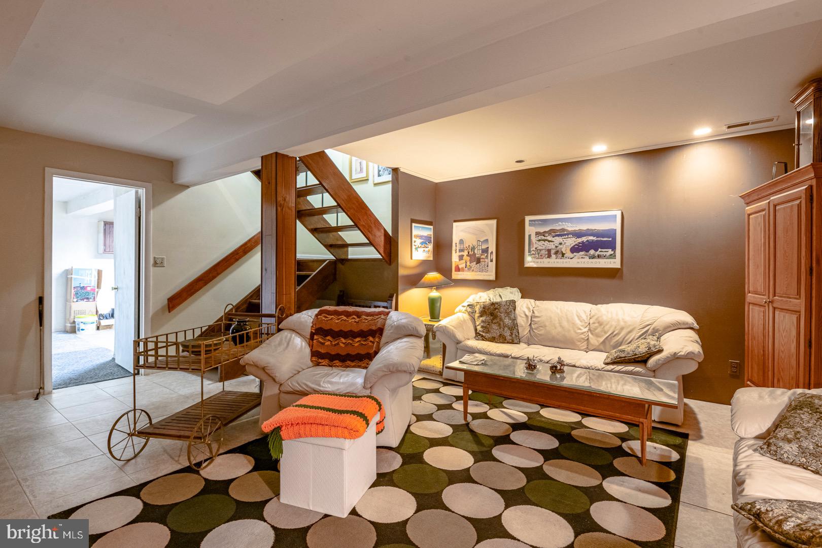 FLYING HILLS - Residential