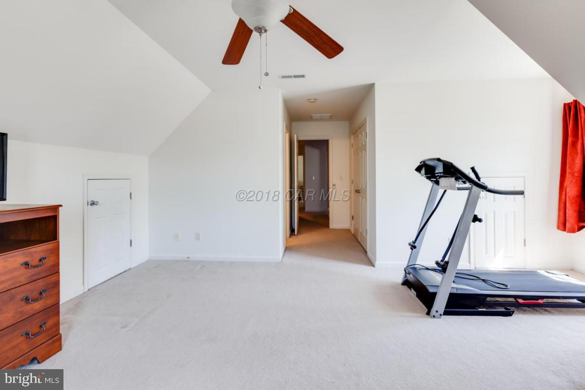 EAST FIELD - Residential