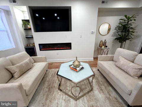 Townhouse For Sale - 5354 W Montgomery Avenue<br/> PHILADELPHIA, PA 19131