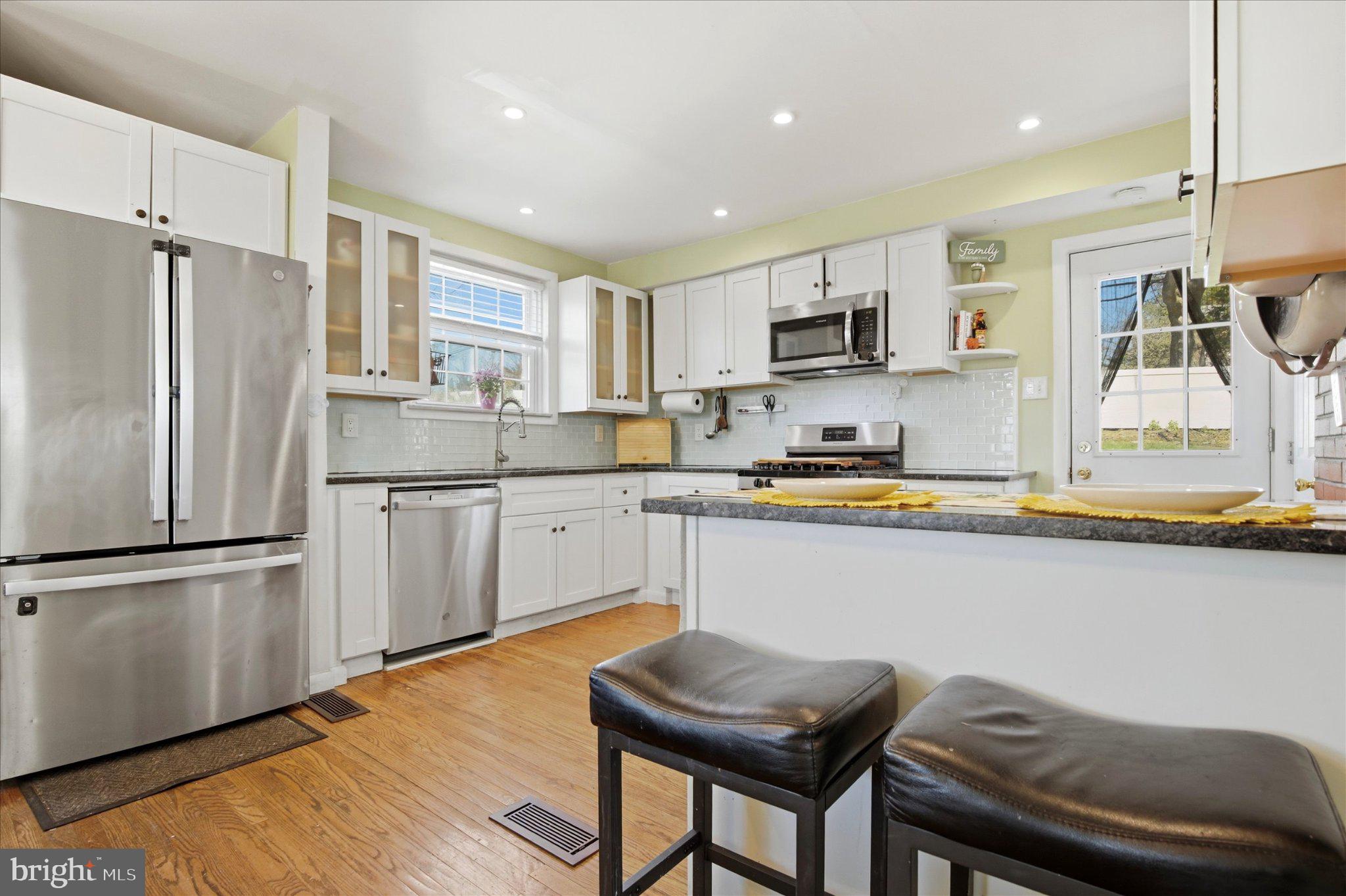 WILLOW MANOR - Residential