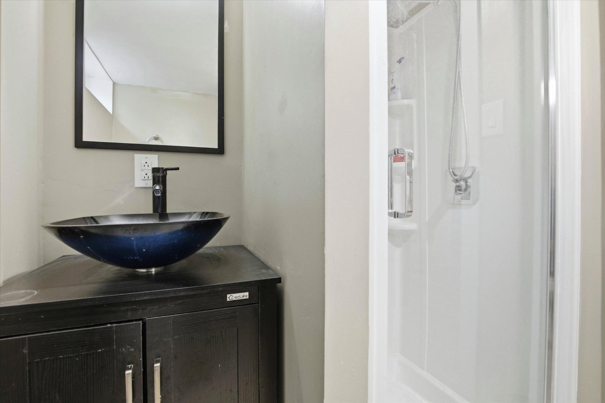 WILLOW MANOR - Residential