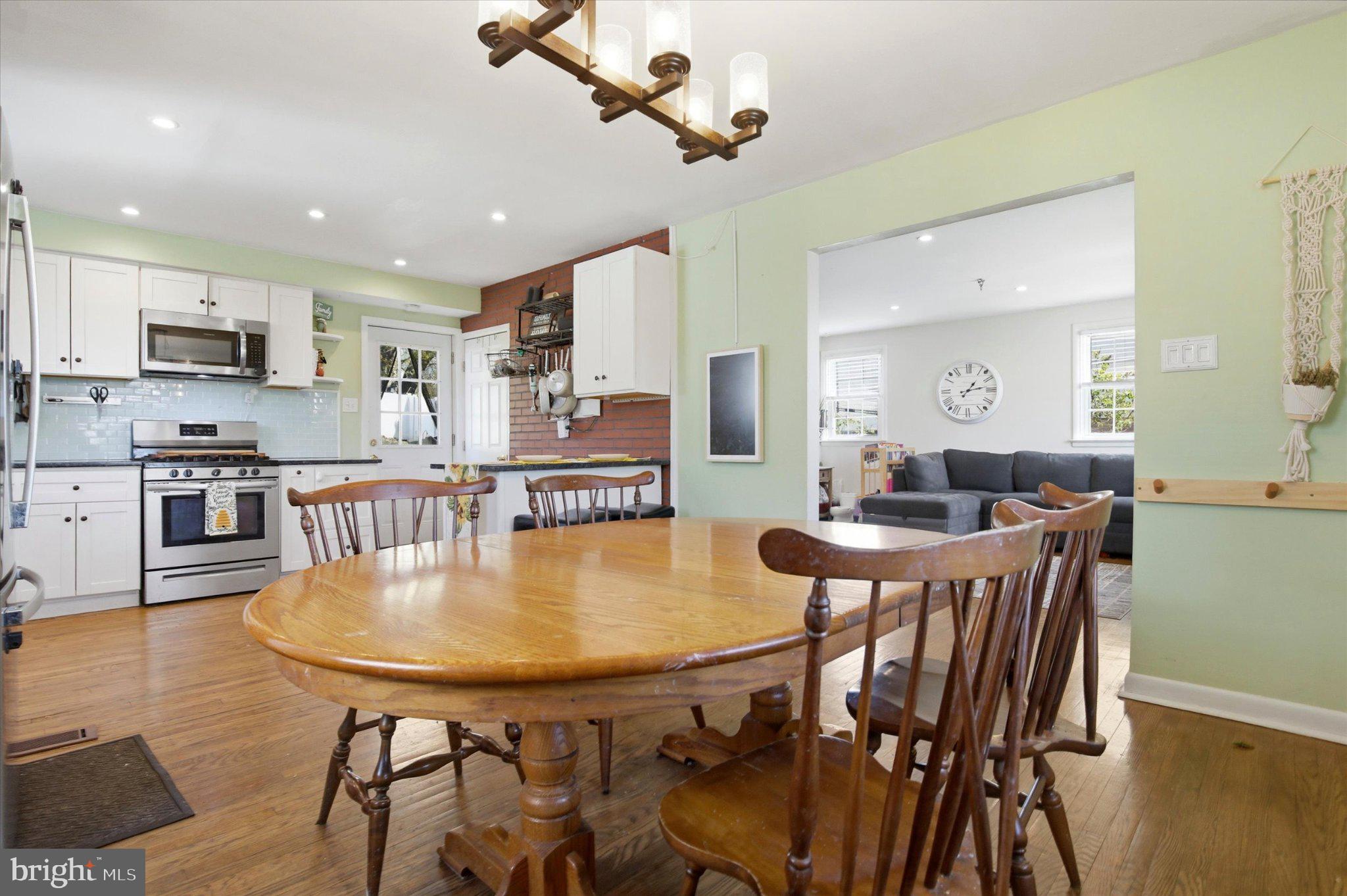 WILLOW MANOR - Residential