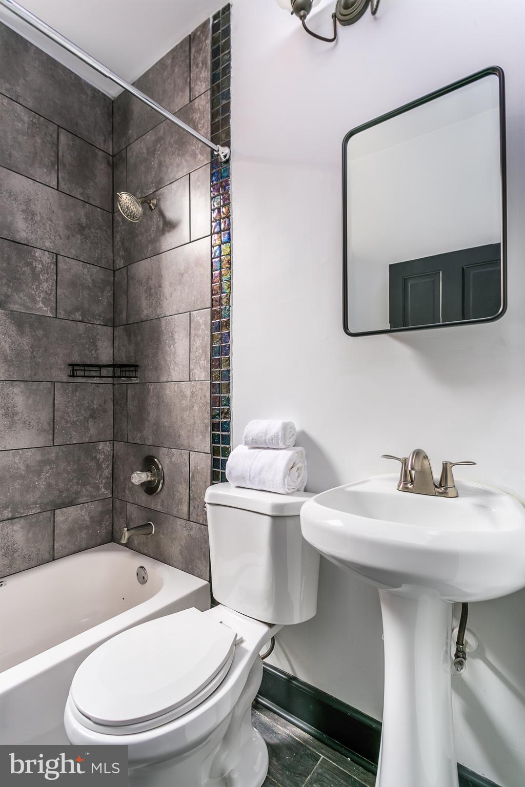 HIGHLANDTOWN - Residential