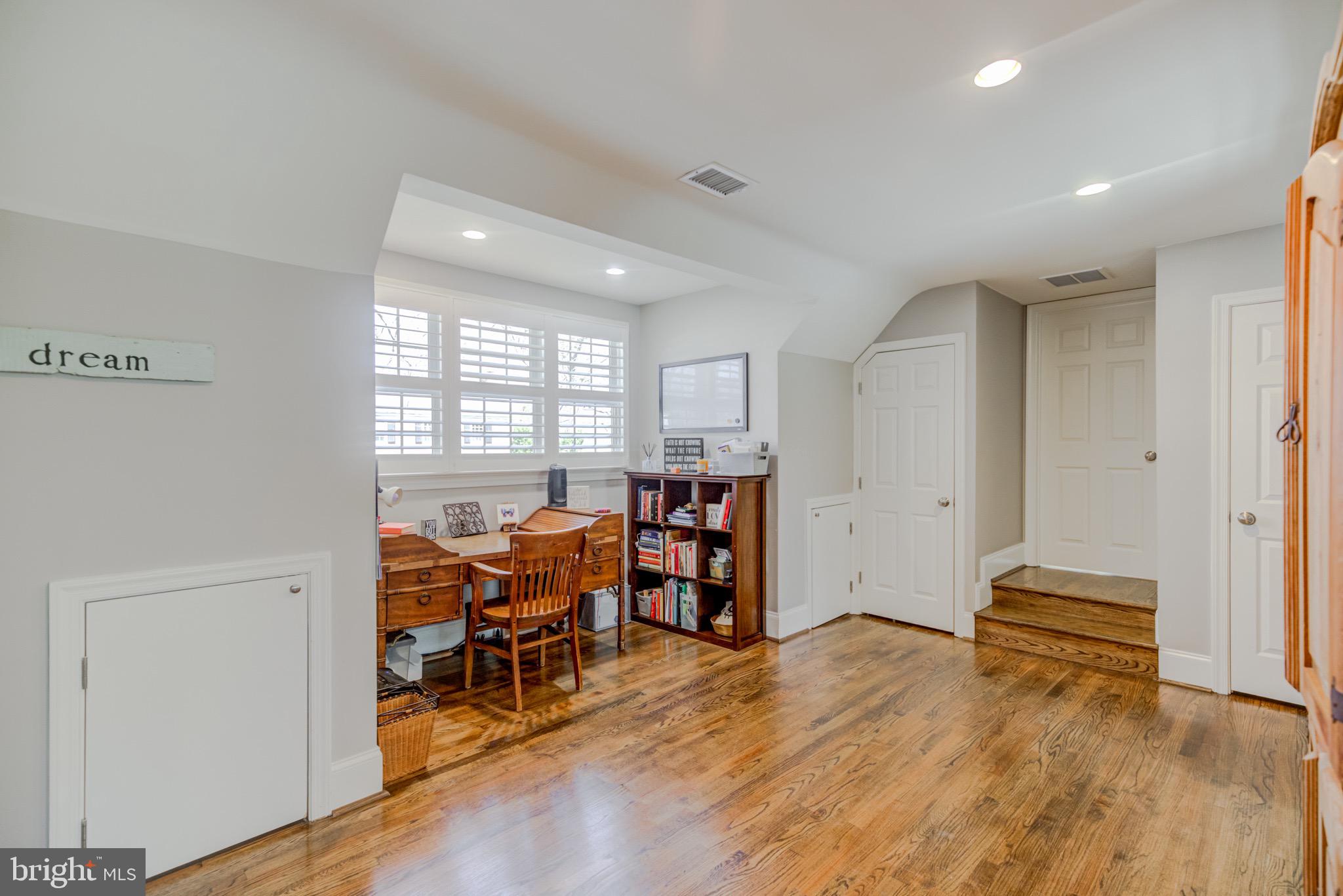 ROSEMONT - Residential