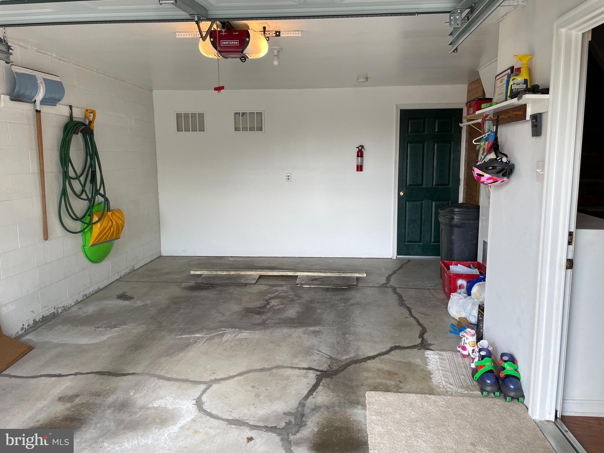 COUNTRY CLUB COMMONS - Residential