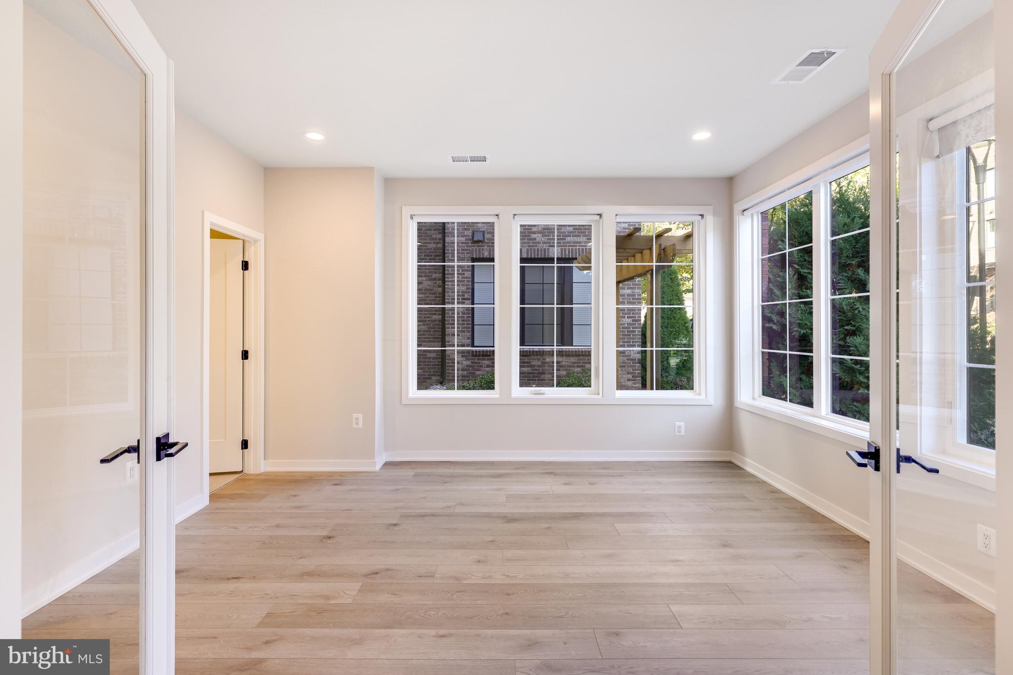 VALLEY PARK - Residential