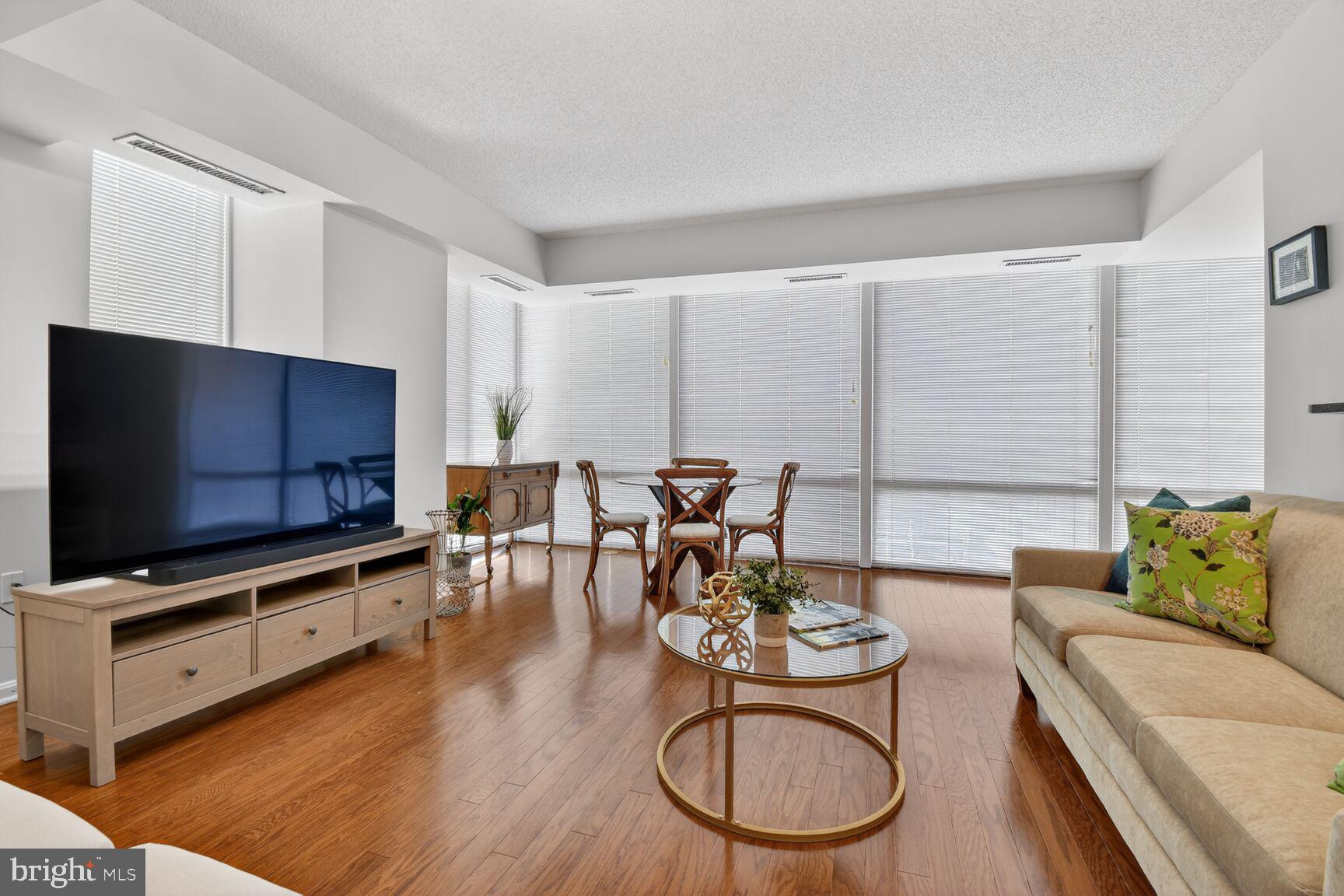 CRESCENT - Residential