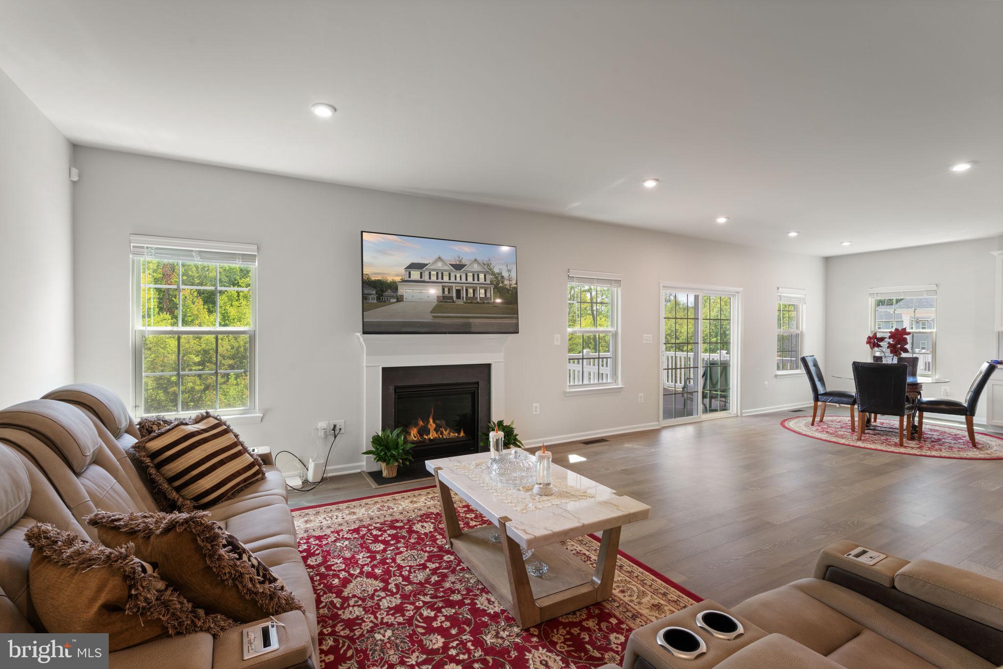 WOODBERRY MANOR - Residential