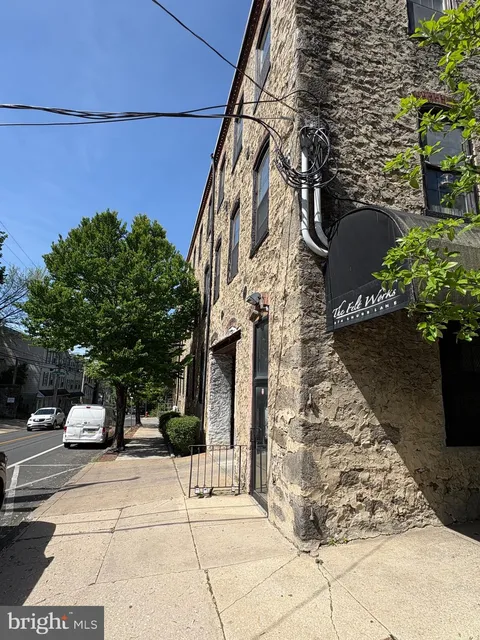 374 Shurs Ln Unit 203, Philadelphia, PA MLS: PAPH2476962