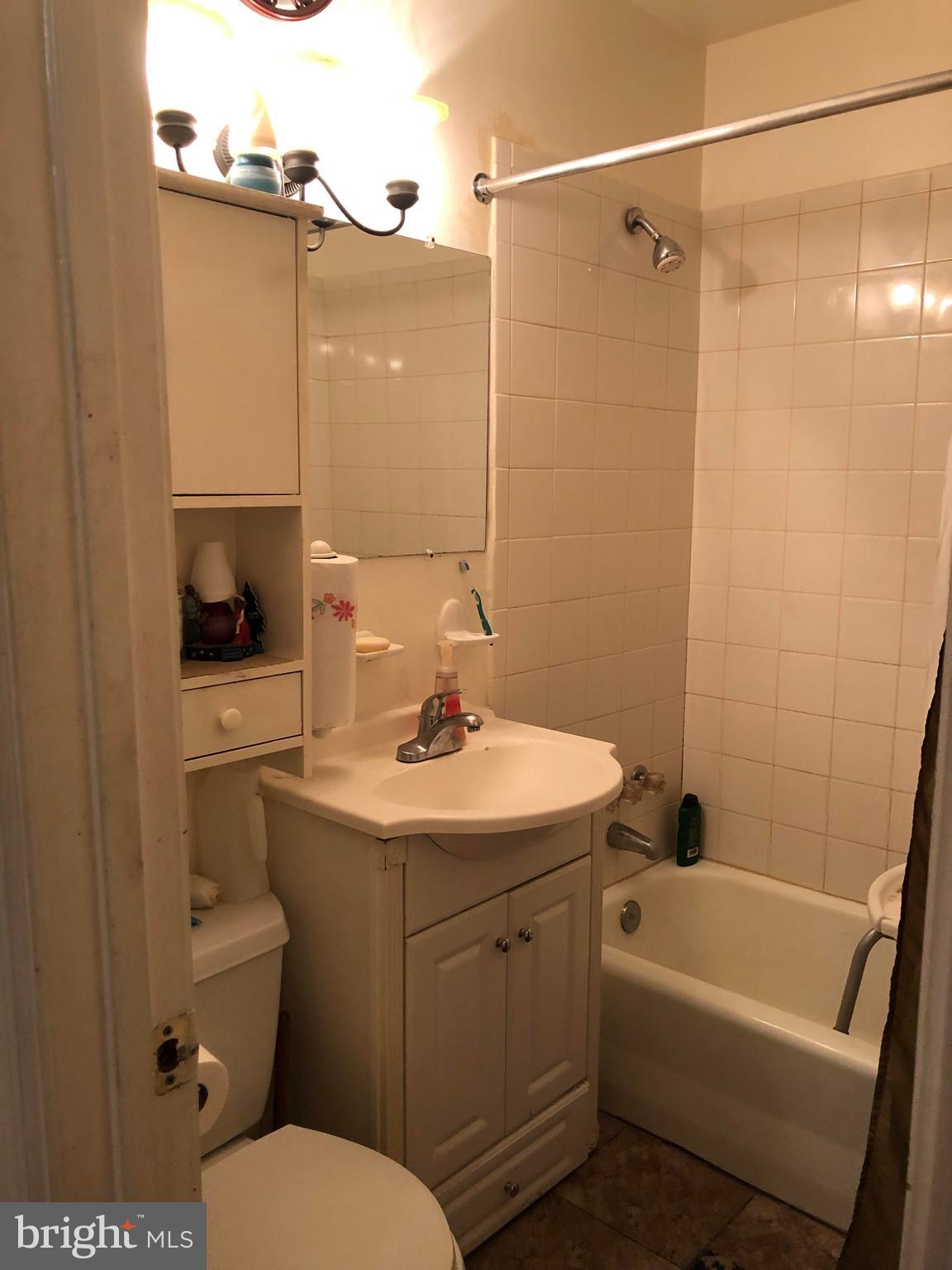 SOUTH LAWN - Residential