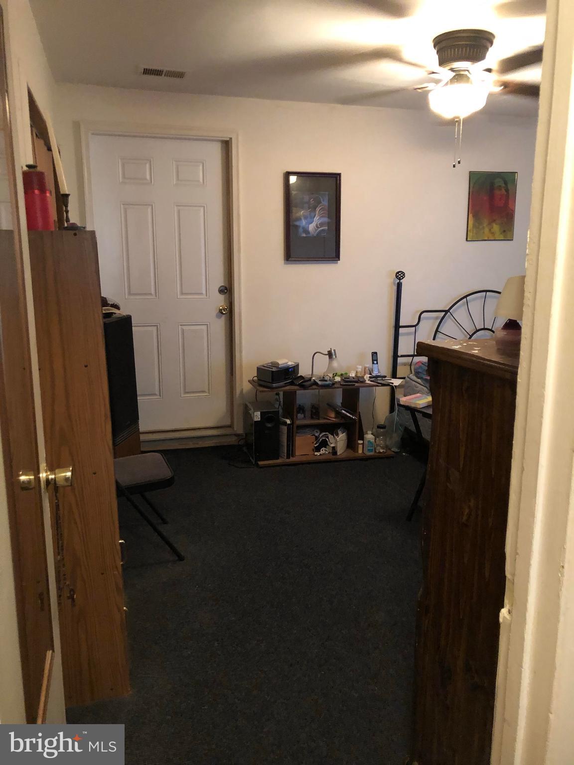 SOUTH LAWN - Residential