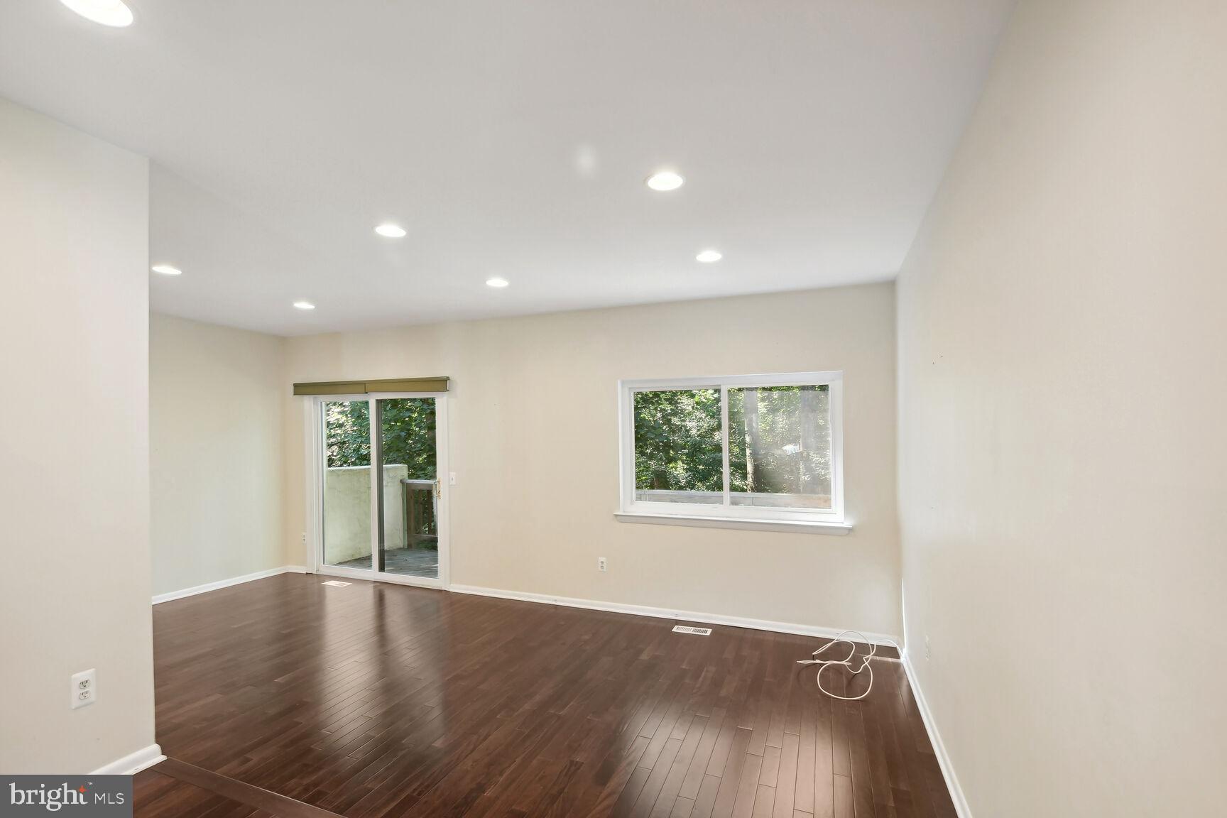 RESTON - Residential Lease