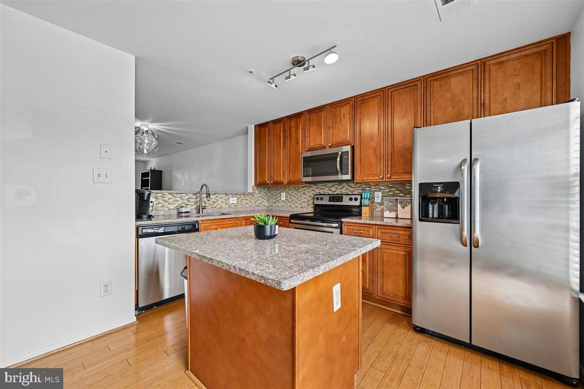CEDAR GROVE AT CROFTON - Residential