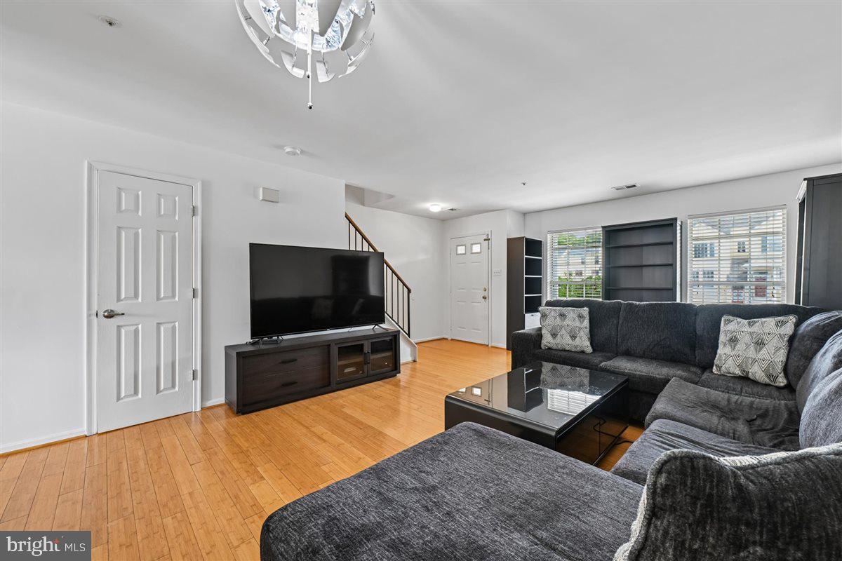 CEDAR GROVE AT CROFTON - Residential