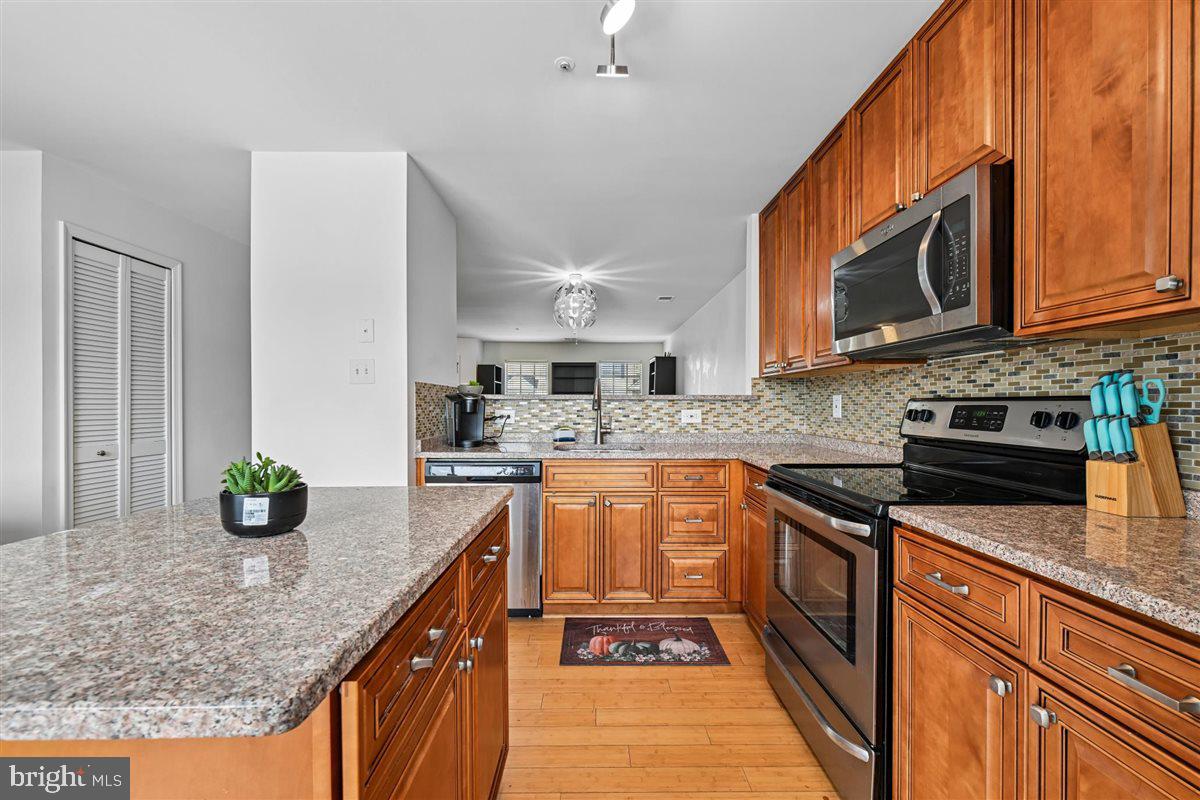 CEDAR GROVE AT CROFTON - Residential