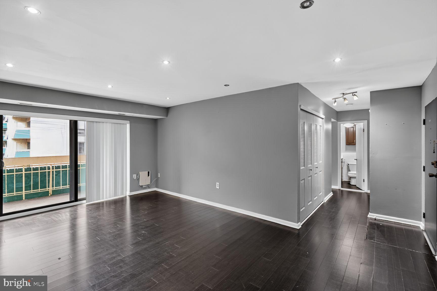 6135 LEESBURG PIKE 305