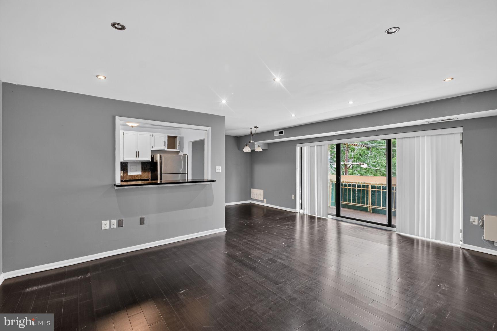 6135 LEESBURG PIKE 305