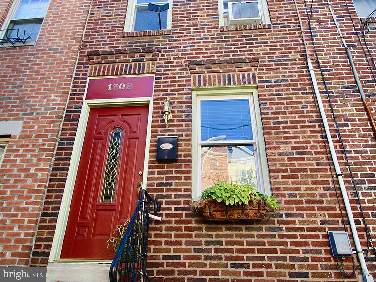 Available for January or February 1st move in ONLY, no later This is a trinity style house (google it) that is perfect for the solo tenant or couple. This house is ONE bedroom + an office/flex space area. Located in the real heart of Fishtown, on a great block! House has hardwood flooring throughout, updated kitchen + appliances, 2nd floor is open living area, double wide closet + full bathroom. 3rd floor is master bed that leads to a super high up roof deck w/ newer furniture included. Full basement for storage w/ washer + dryer.