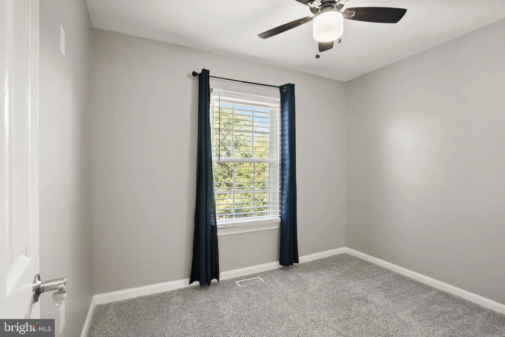 Haymarket, Virginia 20169, United States, 4 Bedrooms Bedrooms, ,4 BathroomsBathrooms,Residential,Pending,200906