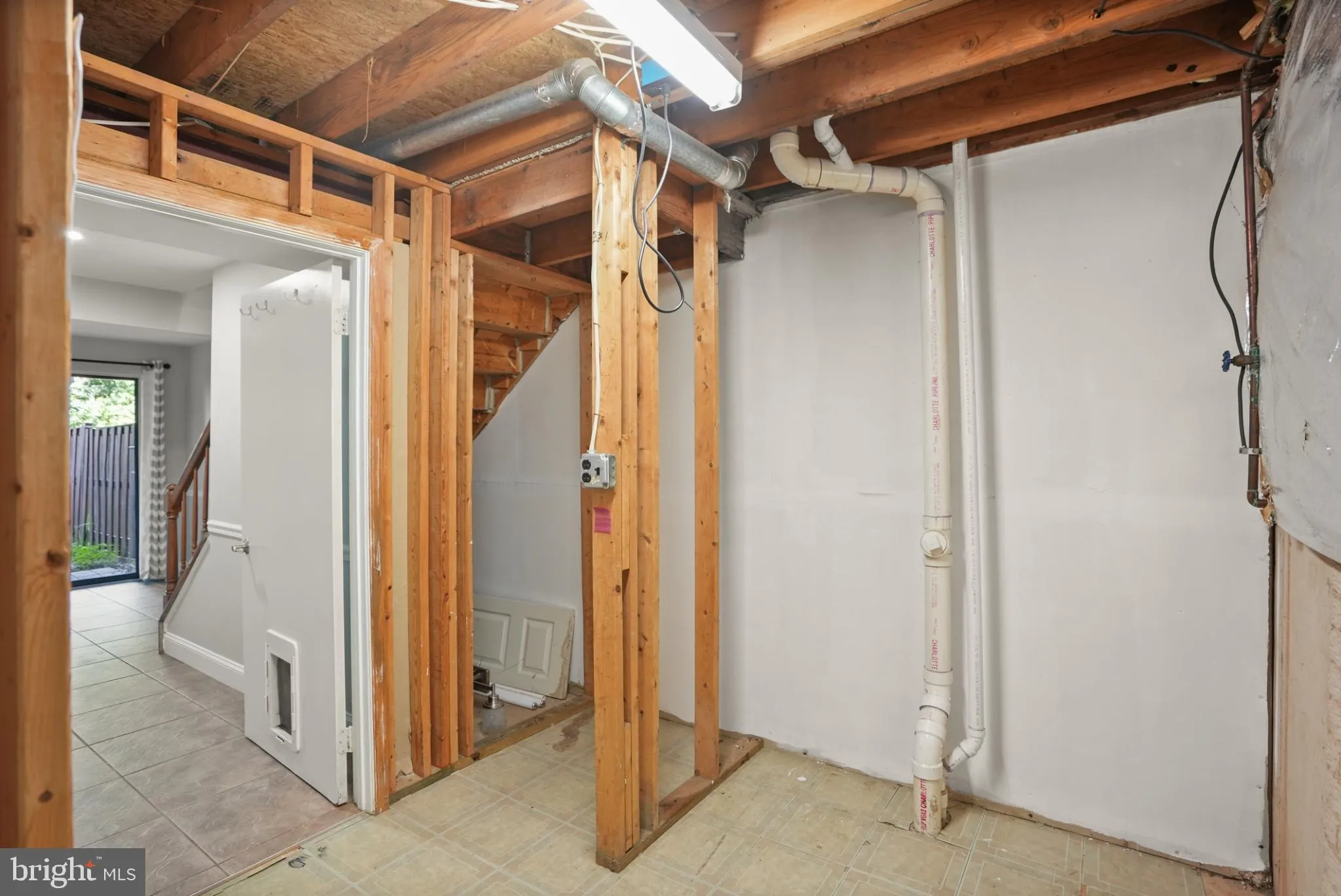 Haymarket, Virginia 20169, United States, 4 Bedrooms Bedrooms, ,4 BathroomsBathrooms,Residential,Pending,200906