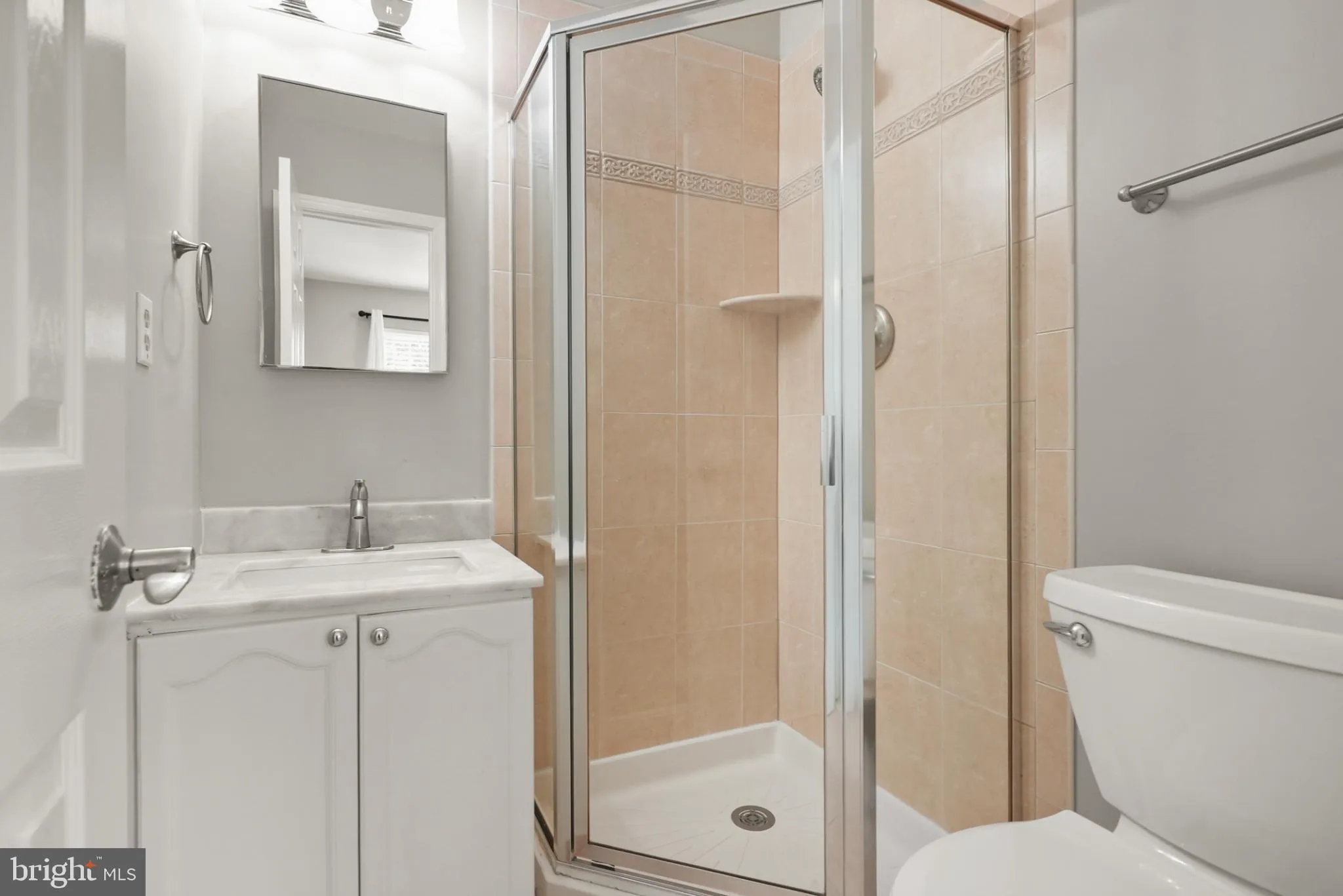 Haymarket, Virginia 20169, United States, 4 Bedrooms Bedrooms, ,4 BathroomsBathrooms,Residential,Pending,200906