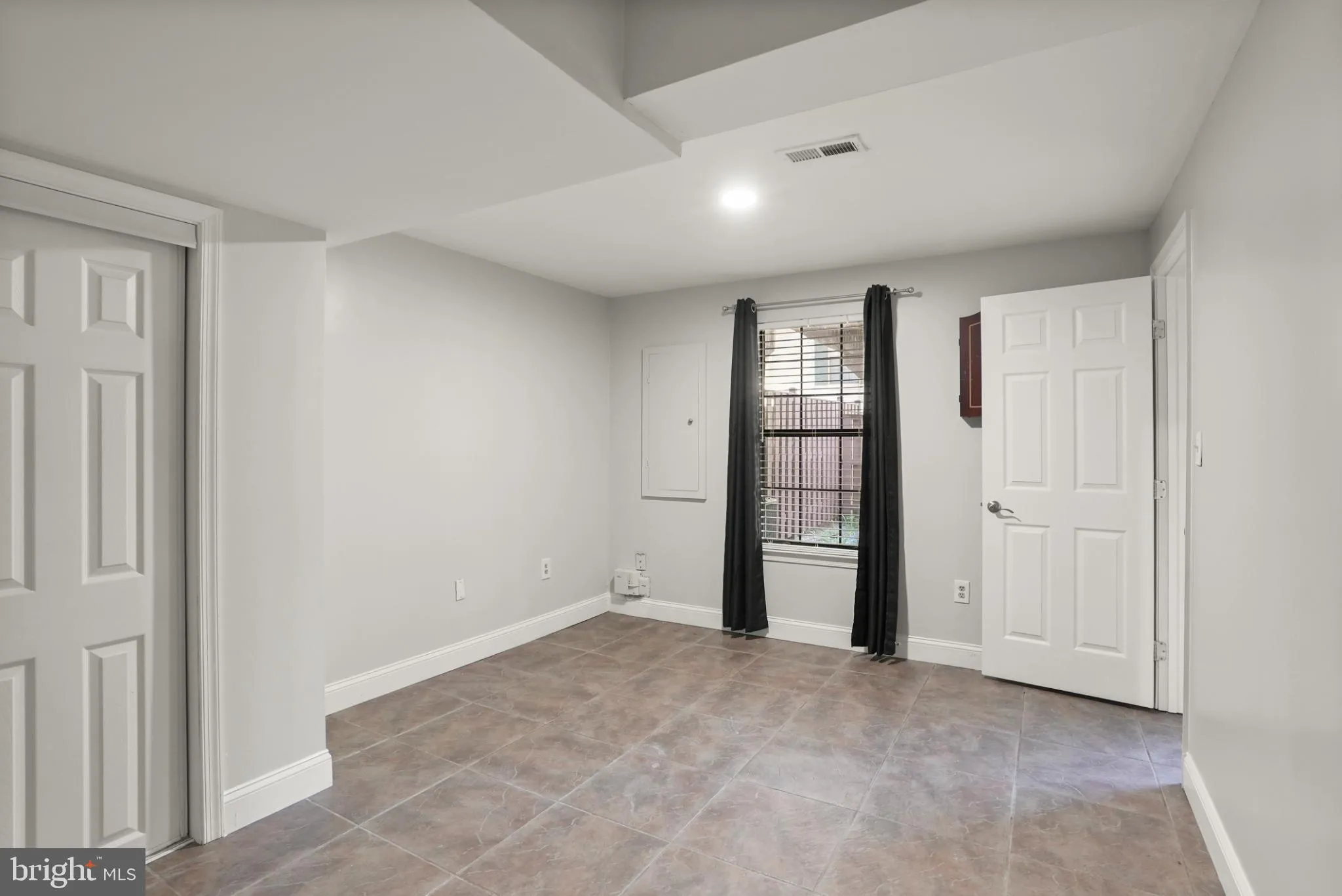 Haymarket, Virginia 20169, United States, 4 Bedrooms Bedrooms, ,4 BathroomsBathrooms,Residential,Pending,200906