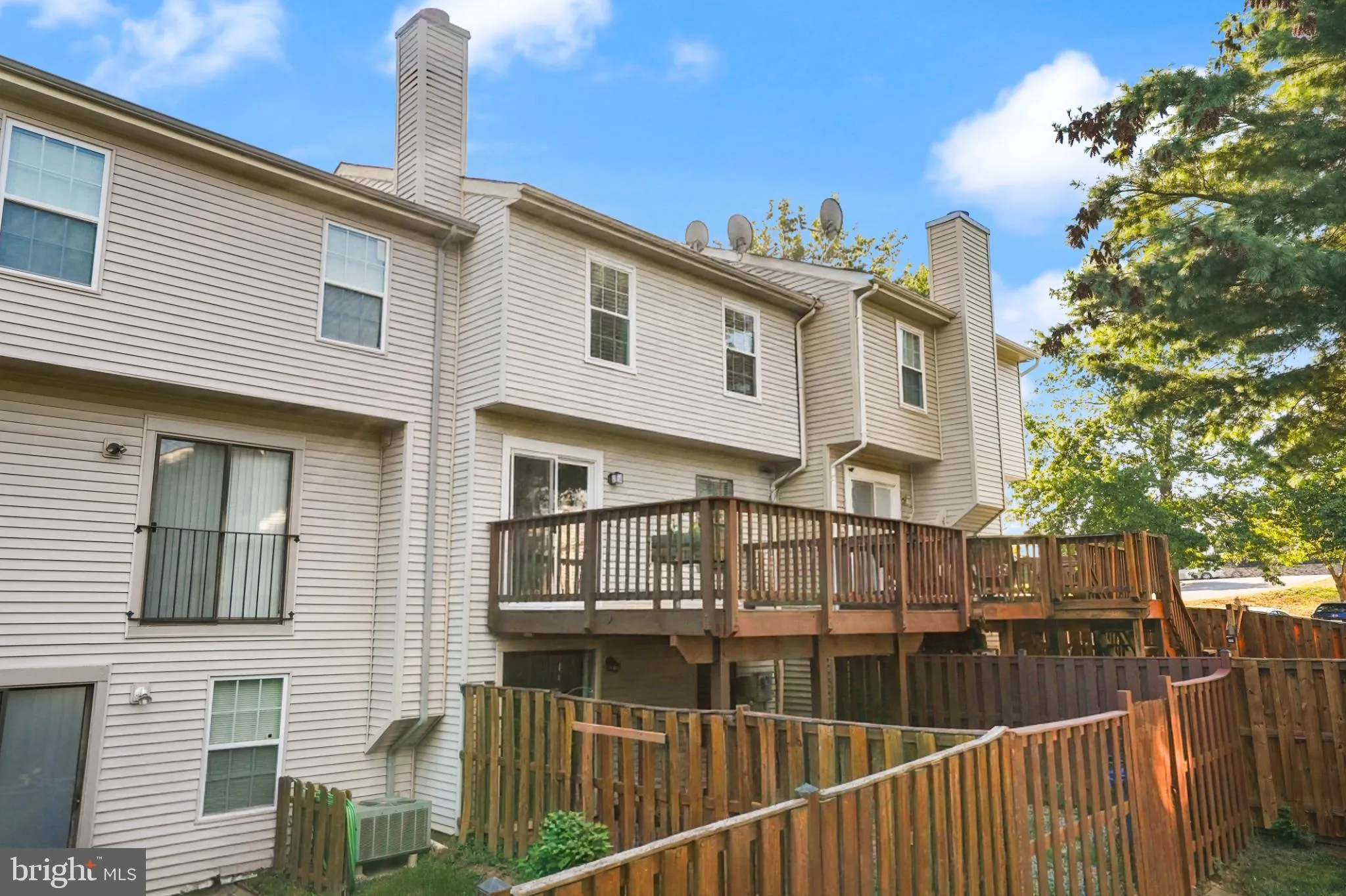 Haymarket, Virginia 20169, United States, 4 Bedrooms Bedrooms, ,4 BathroomsBathrooms,Residential,Pending,200906