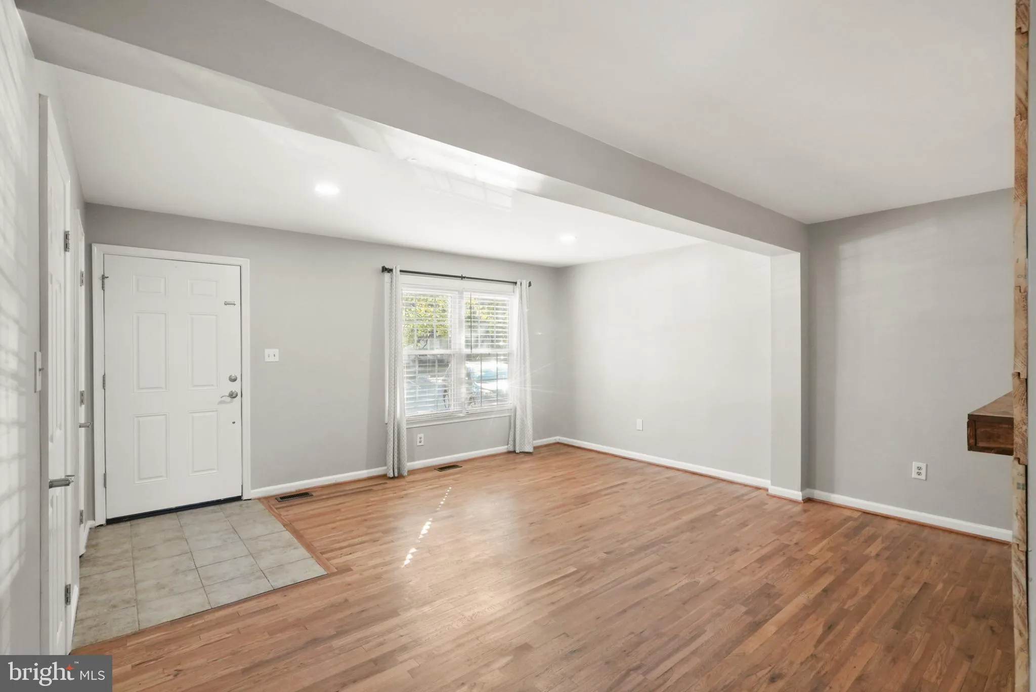 Haymarket, Virginia 20169, United States, 4 Bedrooms Bedrooms, ,4 BathroomsBathrooms,Residential,Pending,200906