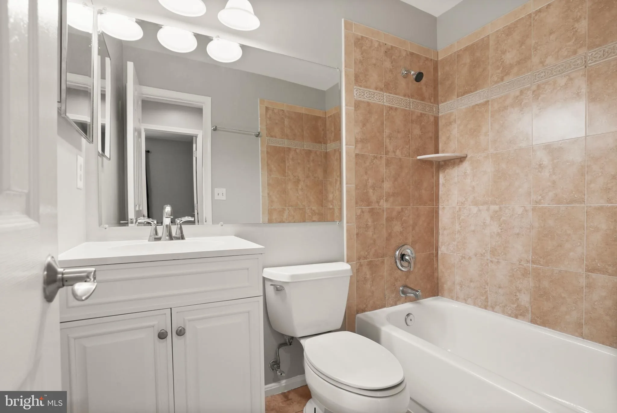 Haymarket, Virginia 20169, United States, 4 Bedrooms Bedrooms, ,4 BathroomsBathrooms,Residential,Pending,200906