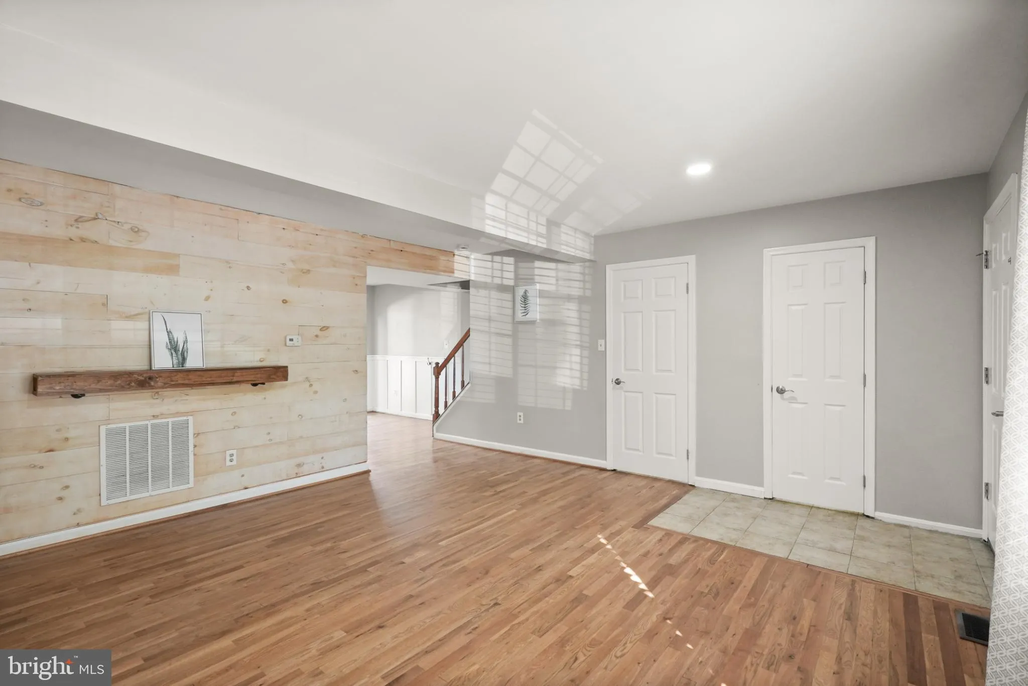 Haymarket, Virginia 20169, United States, 4 Bedrooms Bedrooms, ,4 BathroomsBathrooms,Residential,Pending,200906