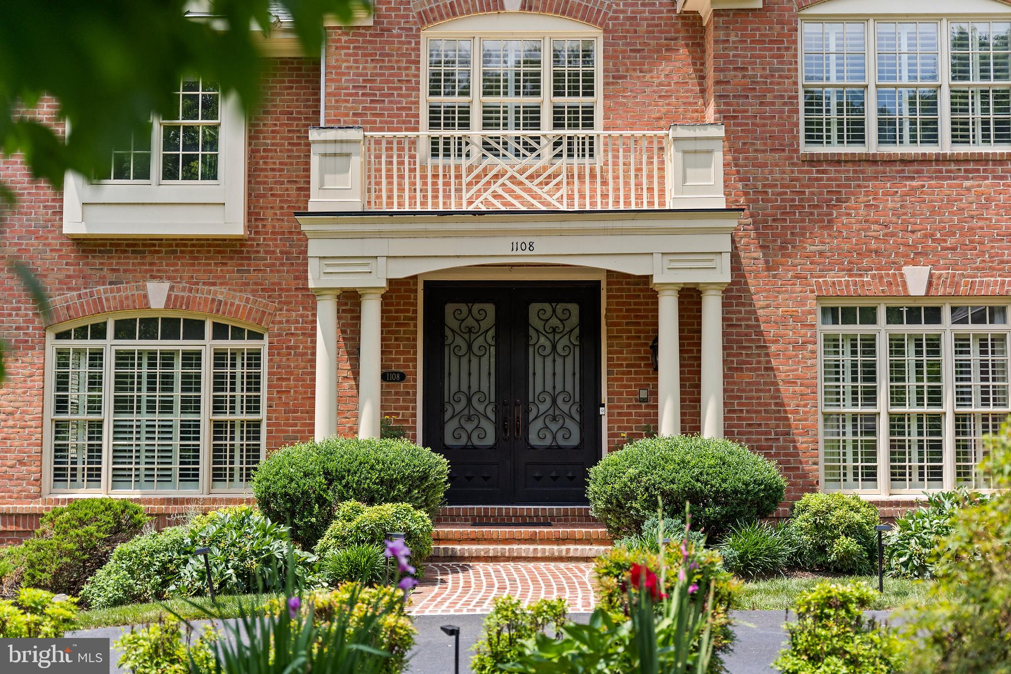 1108 HOBNAIL COURT