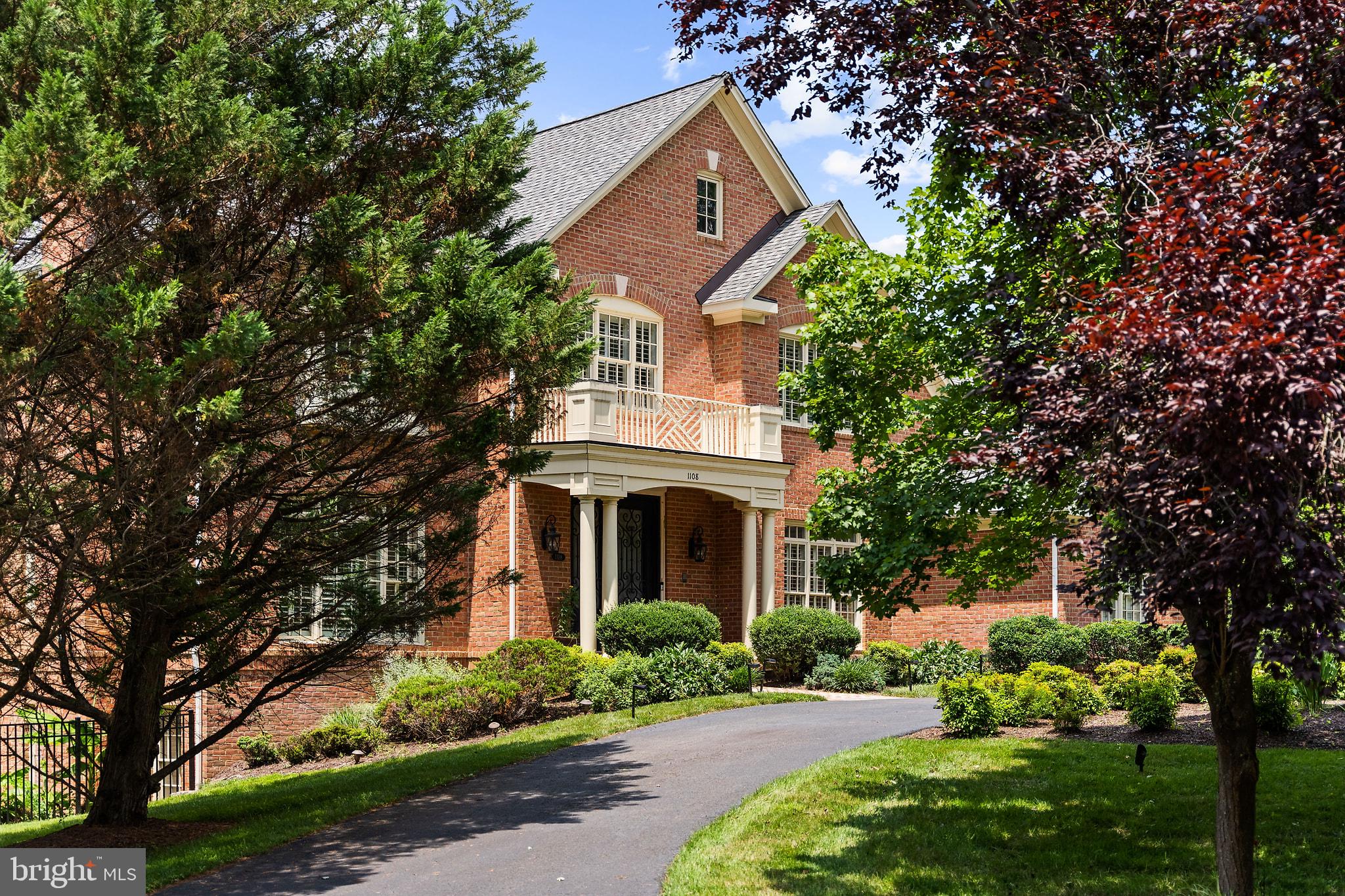 1108 HOBNAIL COURT