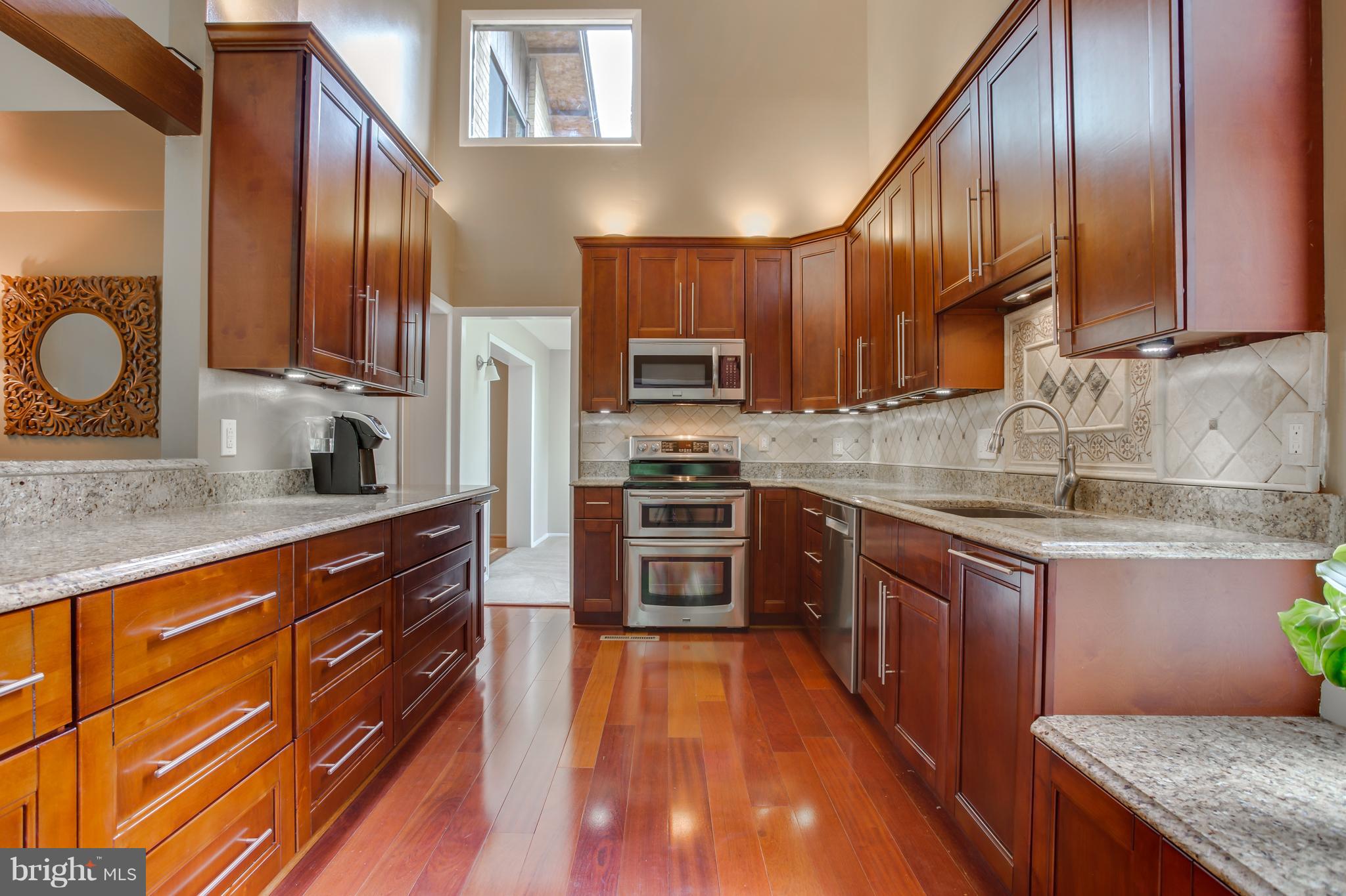 LAKE RIDGE - Residential