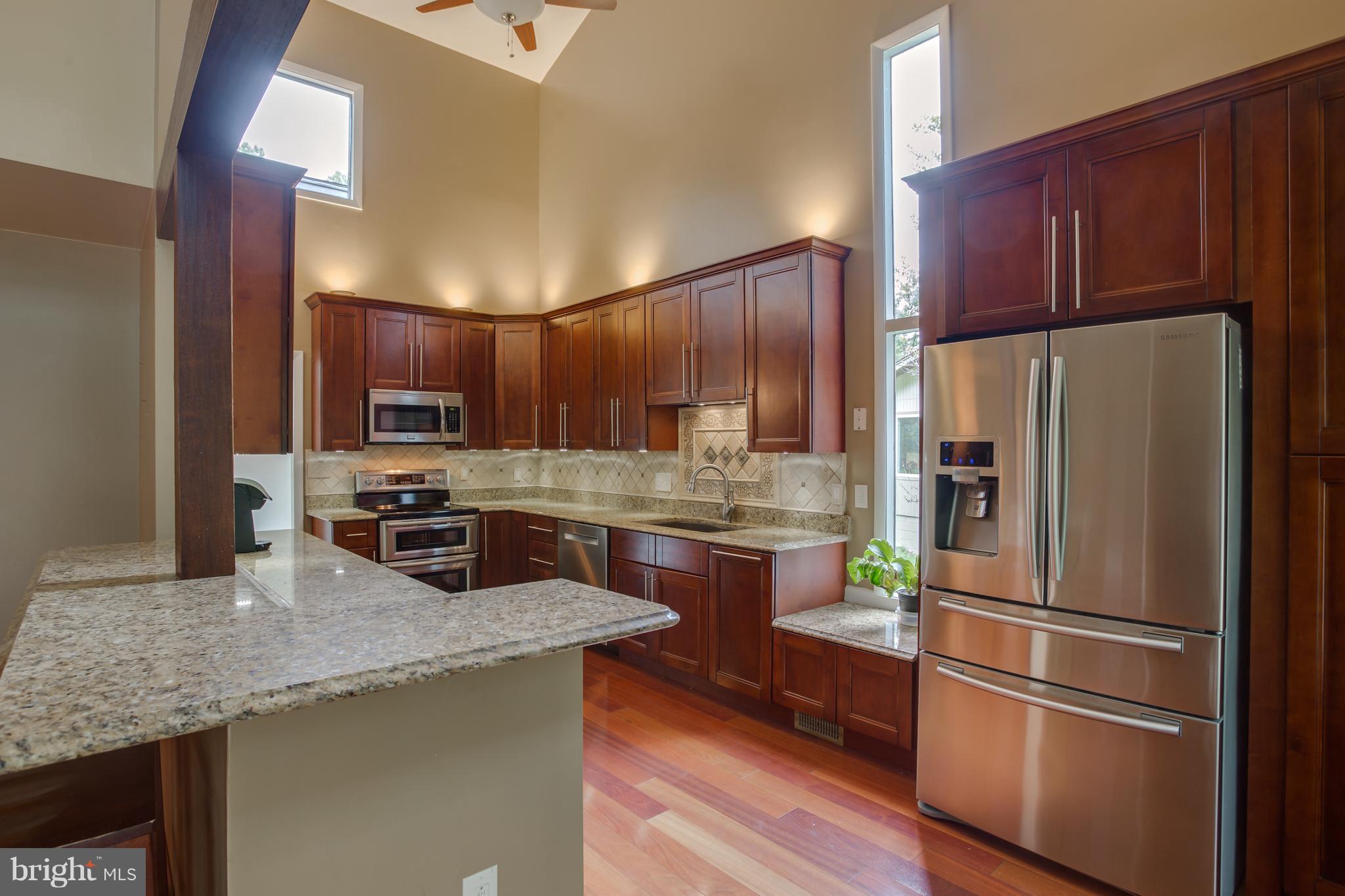 LAKE RIDGE - Residential