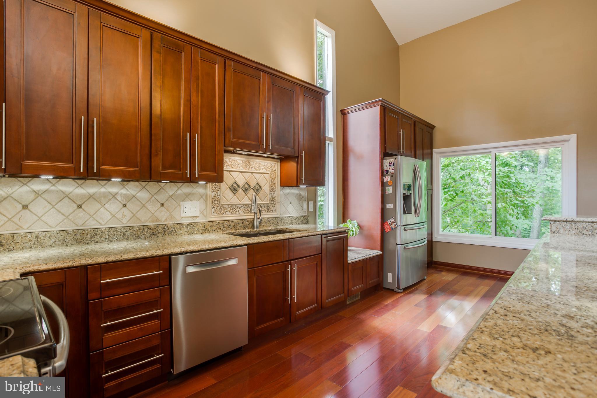 LAKE RIDGE - Residential