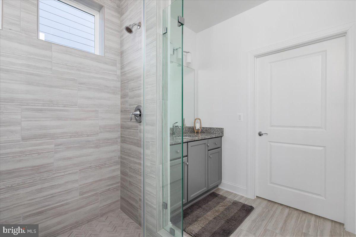 SHENANDOAH, LAKE FREDERICK - Residential