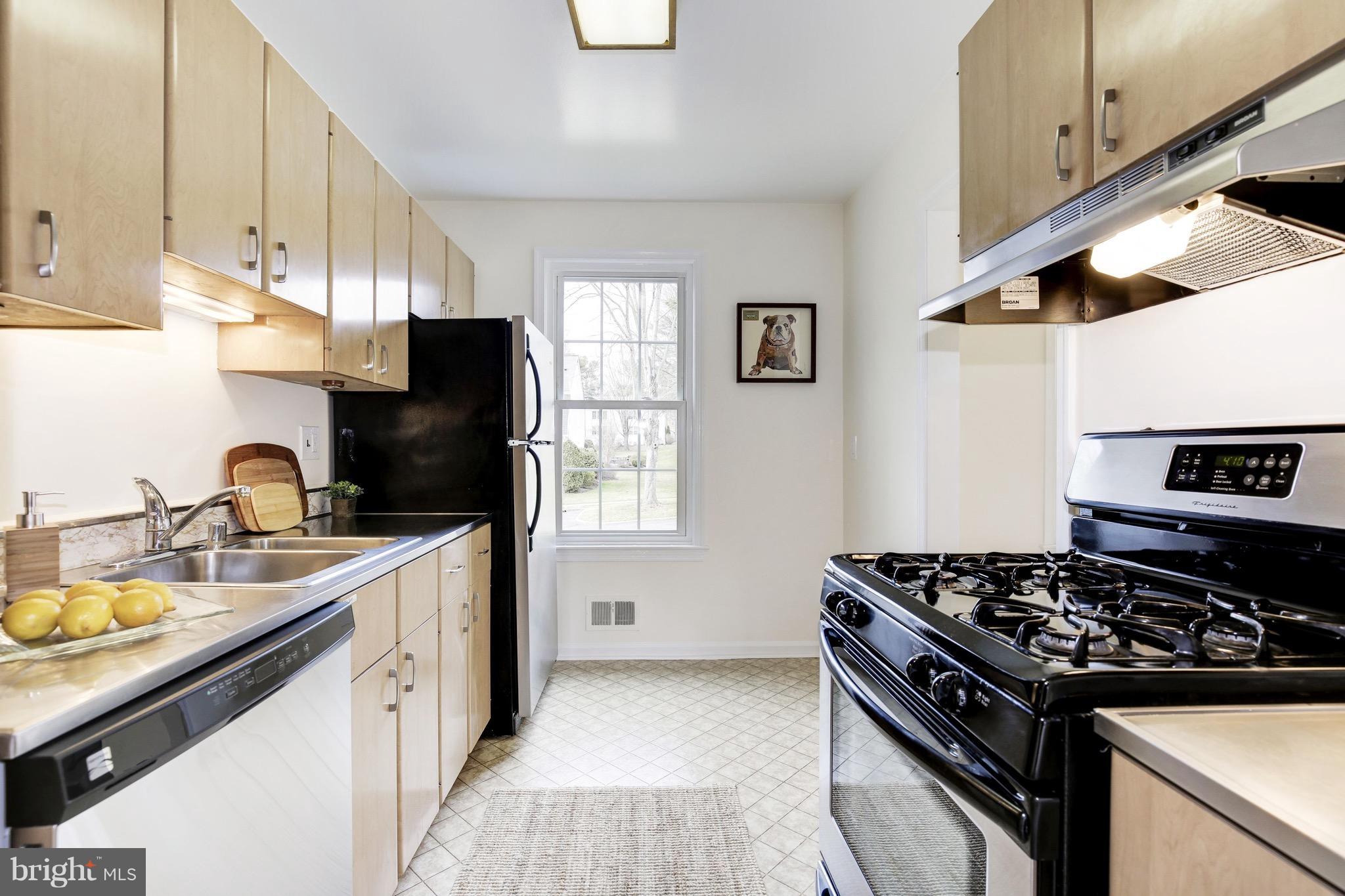 WOODLEY GARDENS COOP - Residential