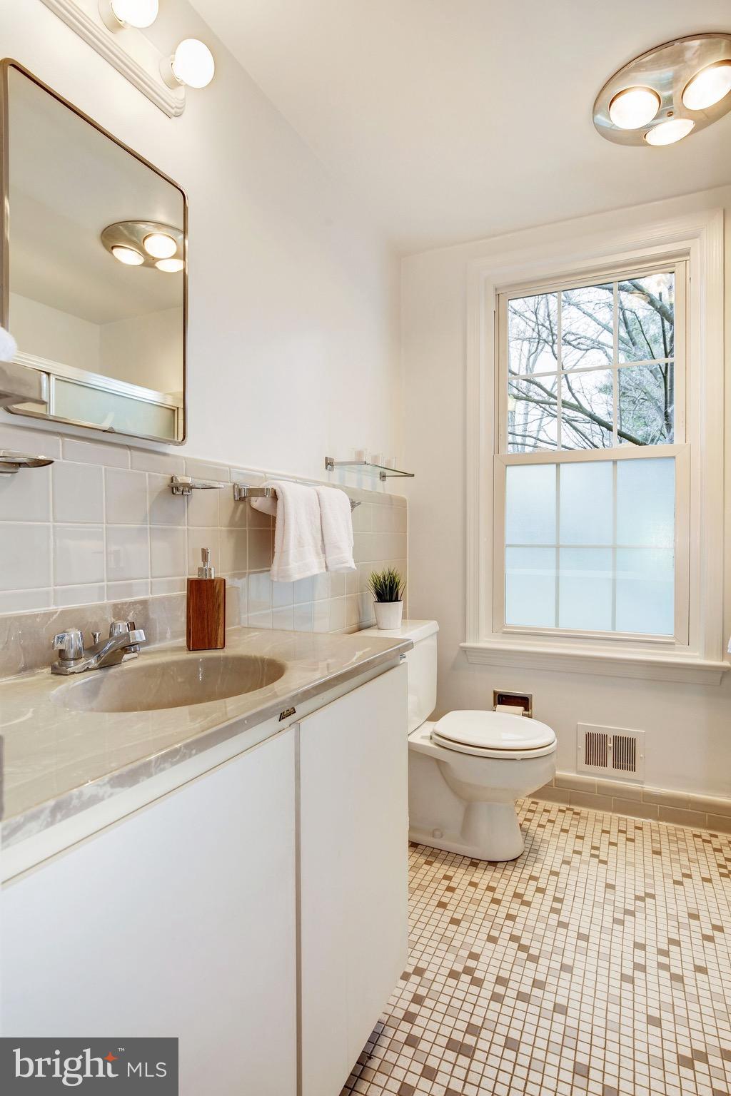 WOODLEY GARDENS COOP - Residential