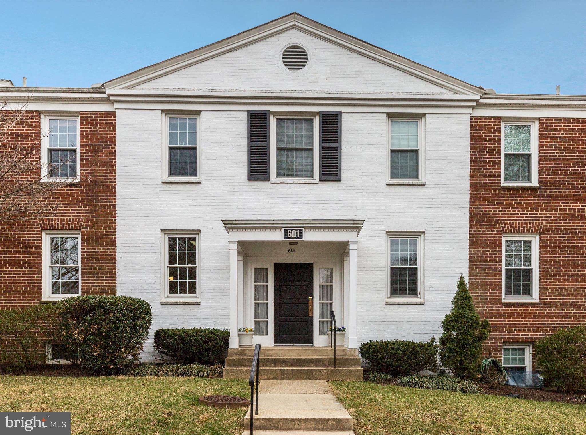 WOODLEY GARDENS COOP - Residential