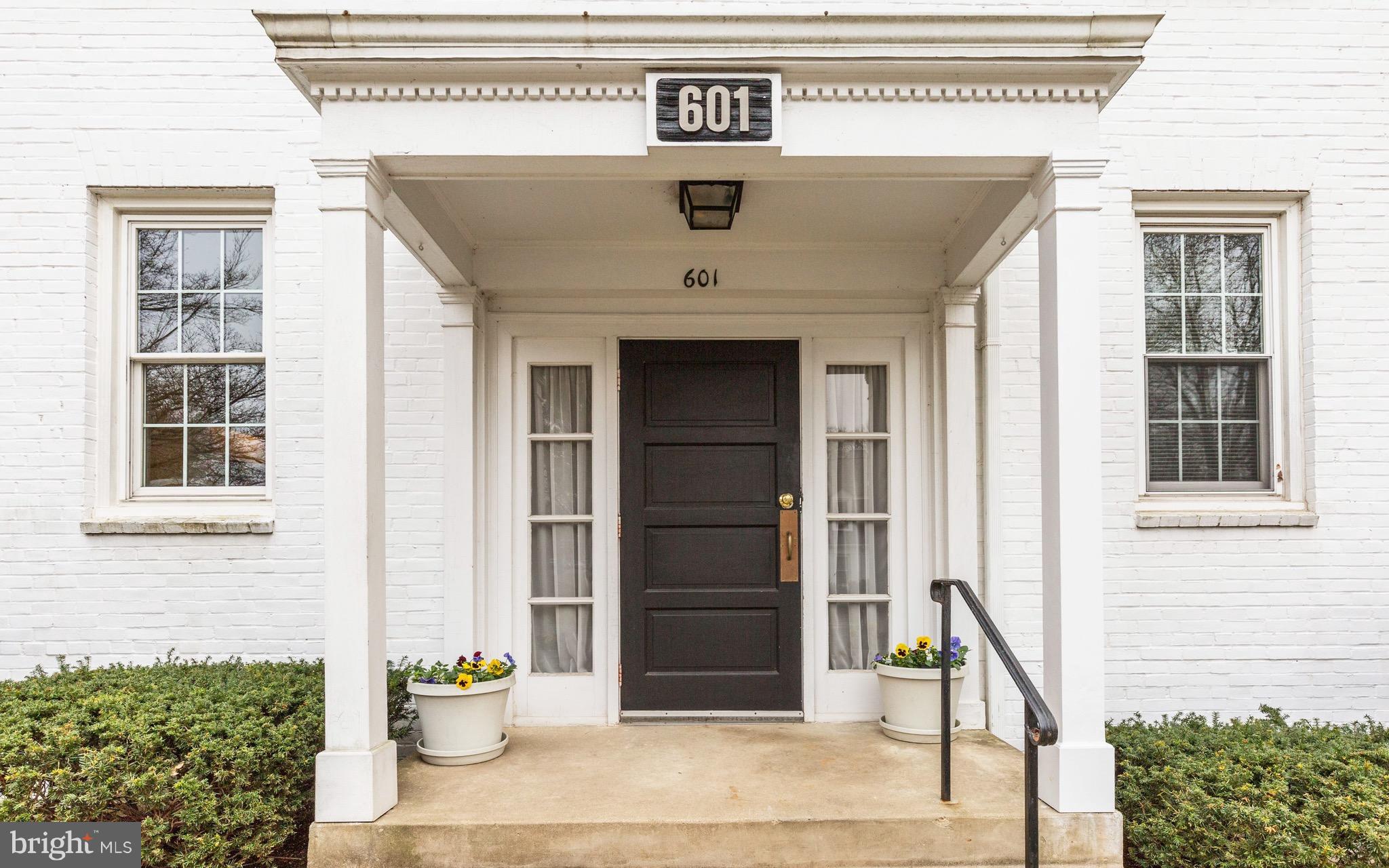 WOODLEY GARDENS COOP - Residential