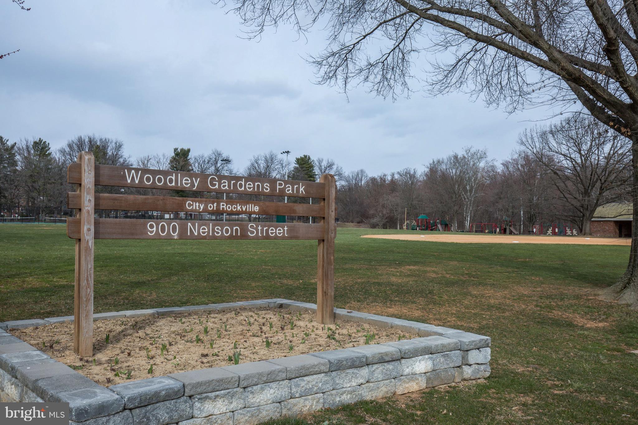 WOODLEY GARDENS COOP - Residential