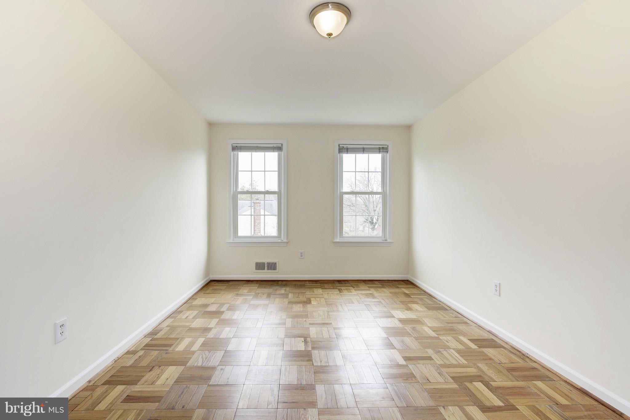 WOODLEY GARDENS COOP - Residential