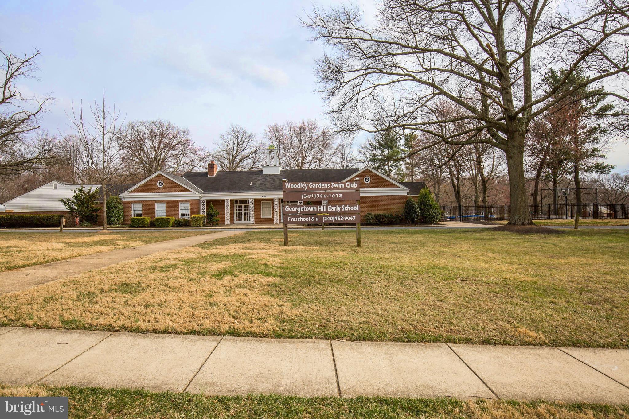 WOODLEY GARDENS COOP - Residential