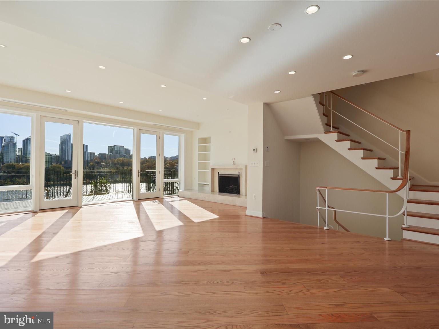 GEORGETOWN - Residential