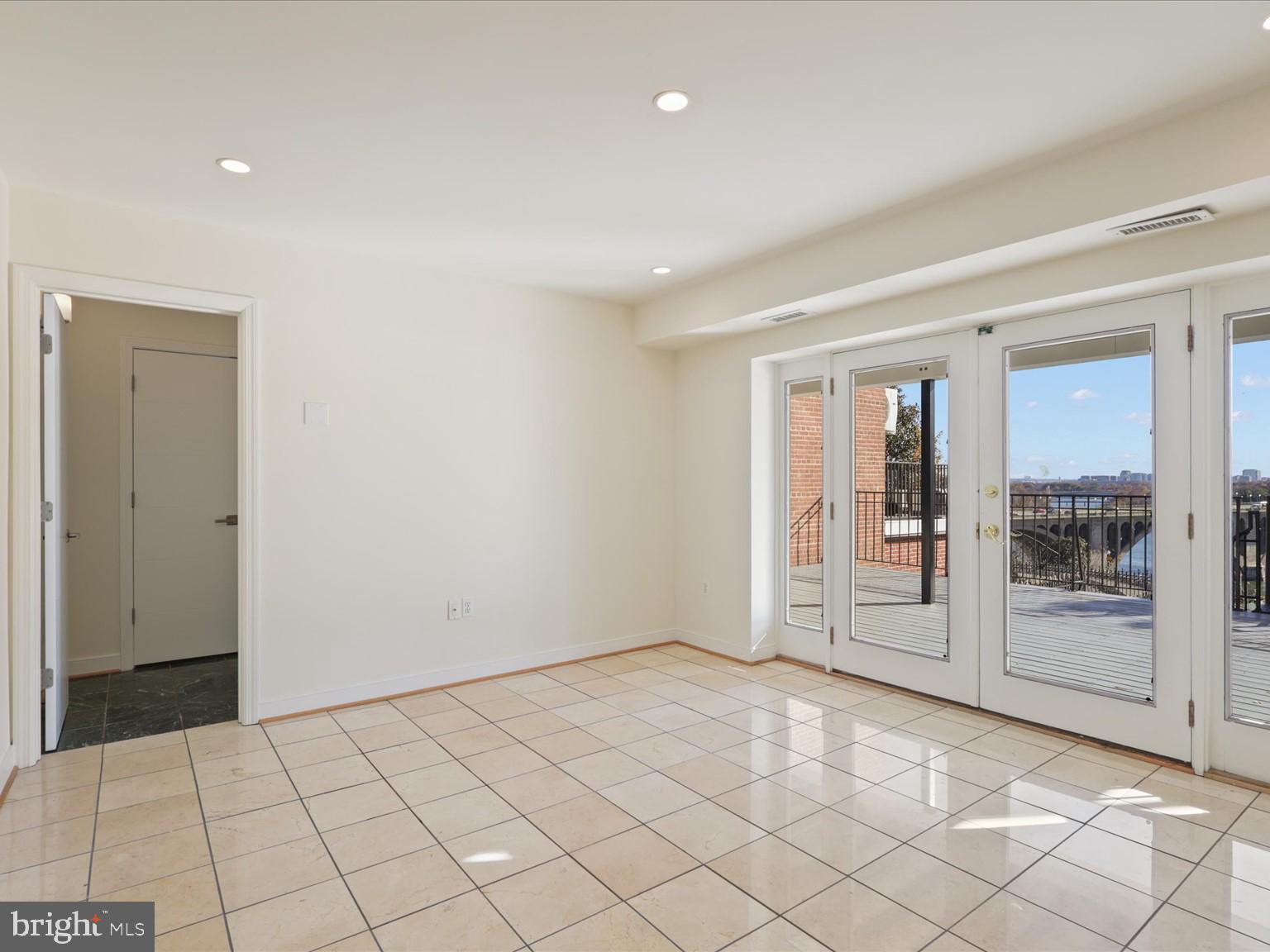 GEORGETOWN - Residential