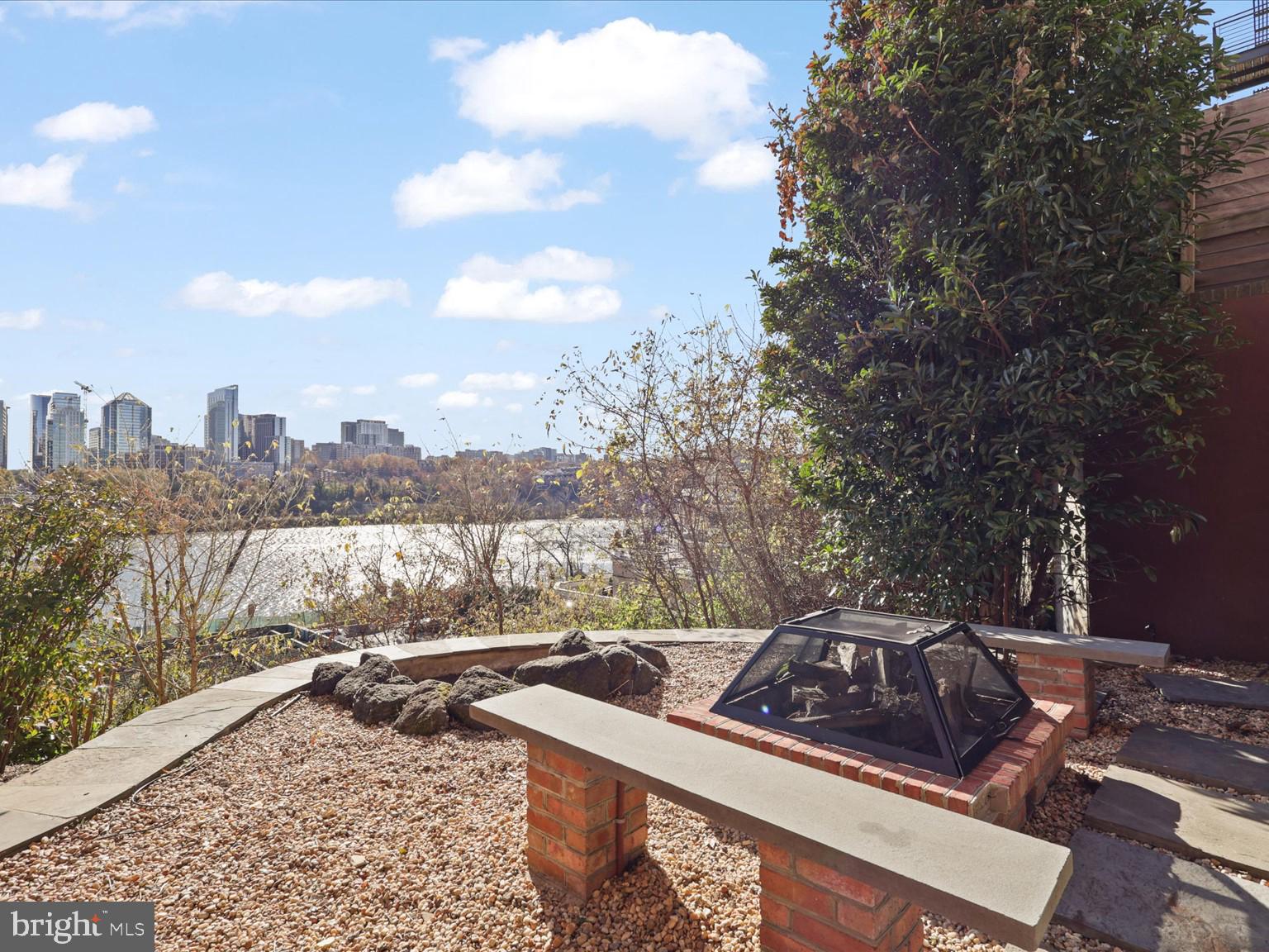 GEORGETOWN - Residential