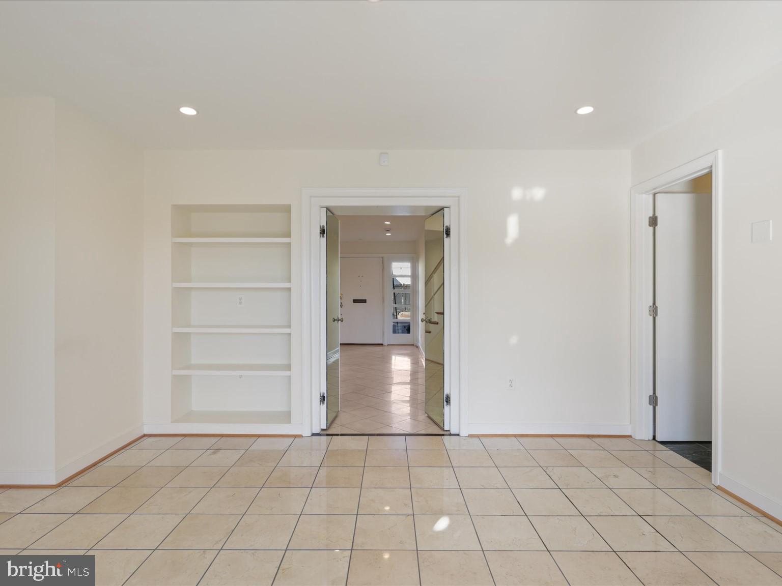 GEORGETOWN - Residential